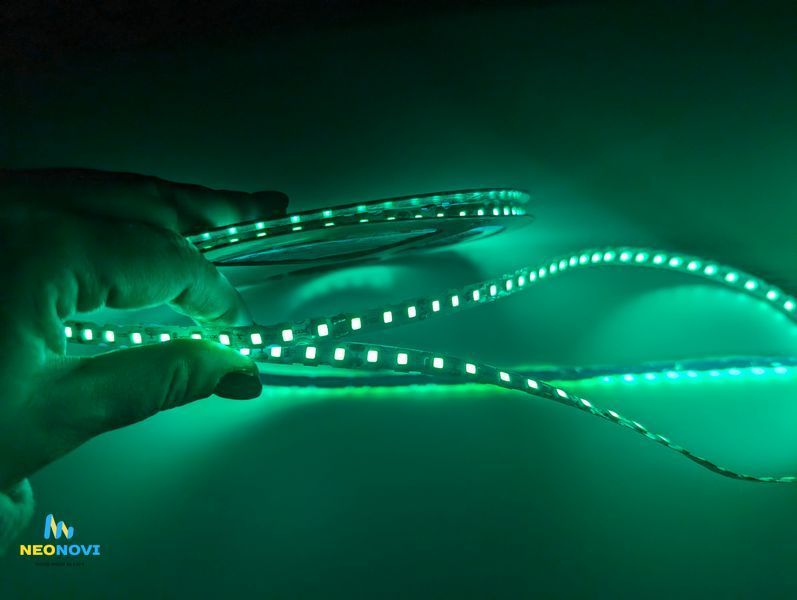 Світлодіодна LED стрічка 24 В (гнучка s-type) для неонових та рекламних вивісок, Зелений ЛЕДГ-24-004 фото