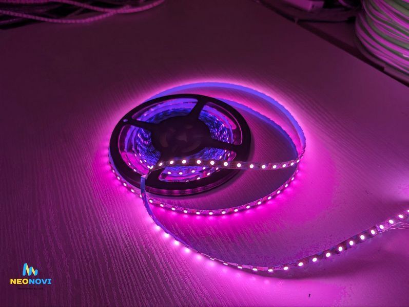 Світлодіодна LED стрічка 12 В (гнучка s-type) для неонових та рекламних вивісок, RGB ЛЕДГ-014 фото