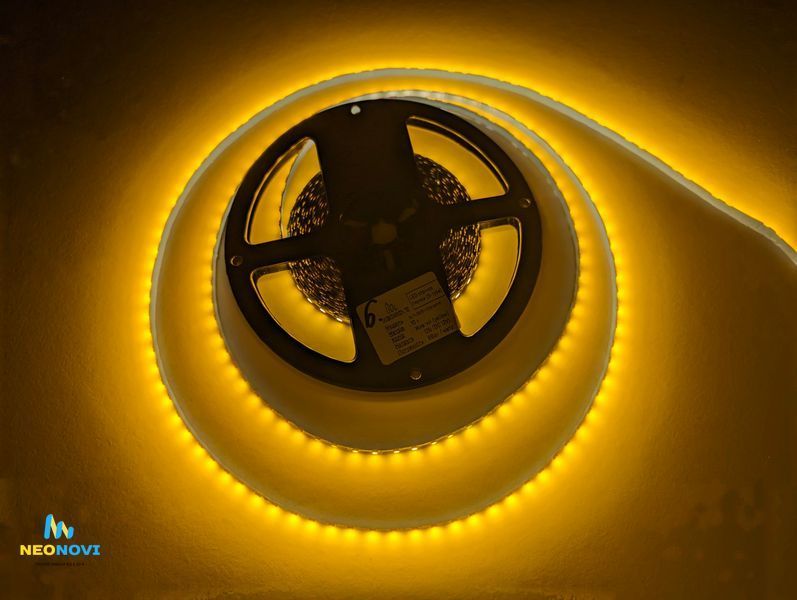 Світлодіодна LED стрічка 24 В (гнучка s-type) для неонових та рекламних вивісок, Жовто-золотий ЛЕДГ-24-007 фото