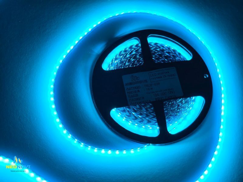 Світлодіодна LED стрічка 12 В - вологозахищена (гнучка s-type) для неонових та рекламних вивісок, Світло-синій ЛЕДГВ-009 фото
